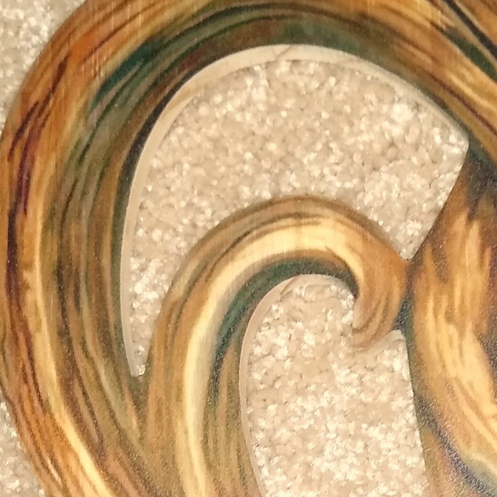 SALE Wall decor- heart with holding hands - Picture 5 of 5